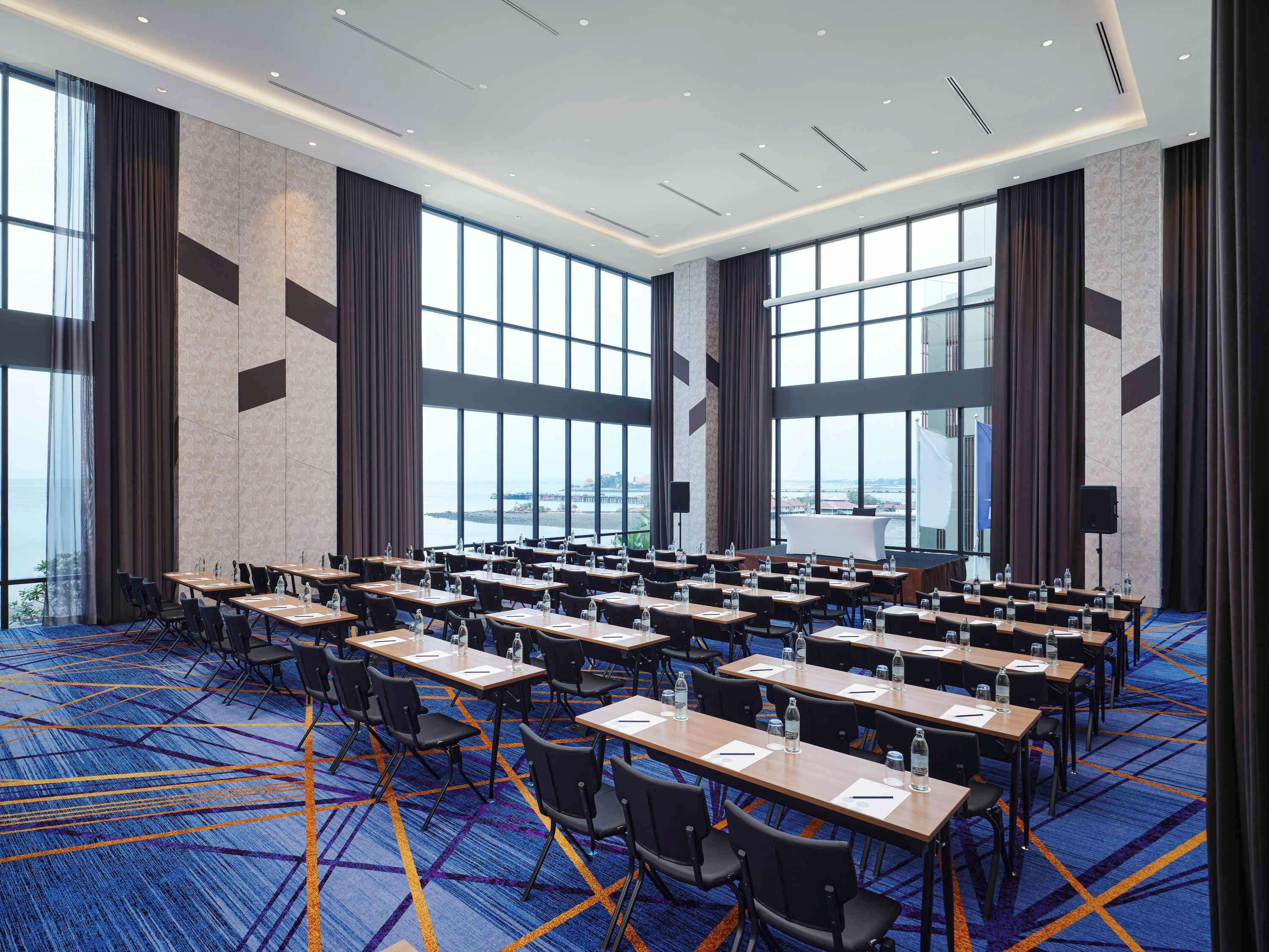 Novotel Marina Sriracha Сирача Экстерьер фото